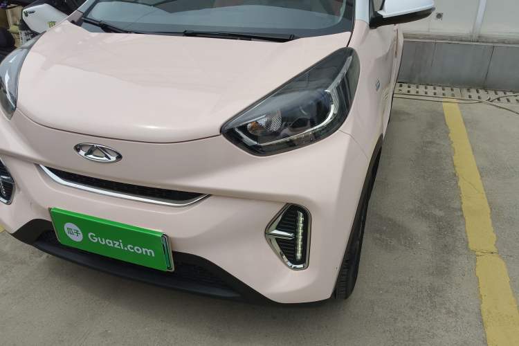 Used Chery QQ Little Ant 2022 Revised Version Sweet Pink Edition Half-Sugar Version Lithium Iron Phosphate 30.7 kWh 30 kW 301 km