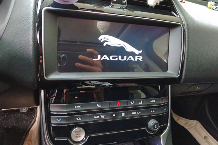 Used Jaguar XEL 2019 2.0T 200 PS Deluxe Edition
