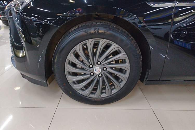 Used Buick LaCrosse 2025 28T Platinum Edition