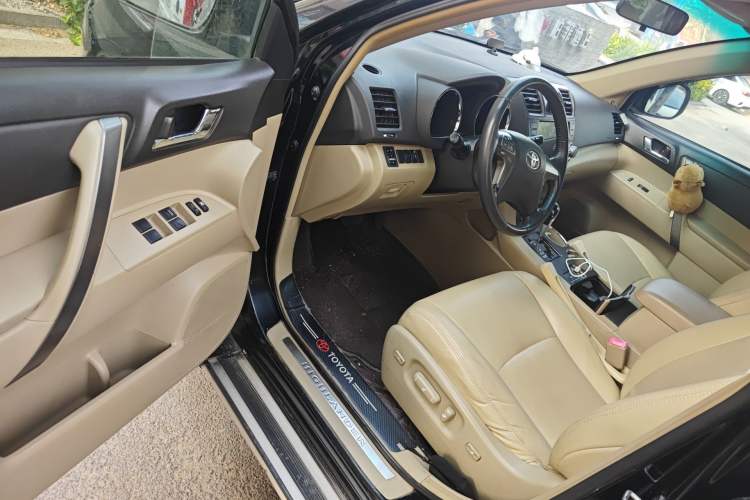 Used Toyota Highlander 2009 2.7L Two-Wheel Drive 5-Seater Sport Edition
