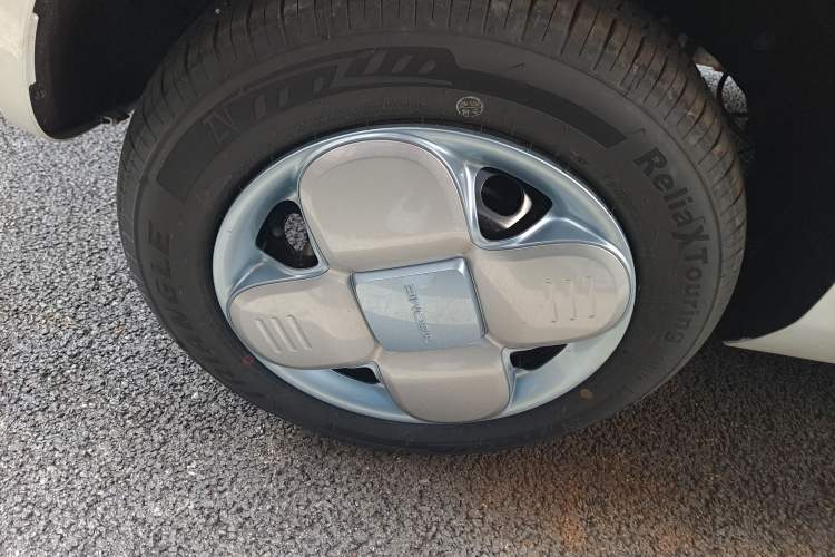 Used Geely Galaxy Panda 2024 Panda Mini 200km Endurance Bear Right Rear Wheel Hub