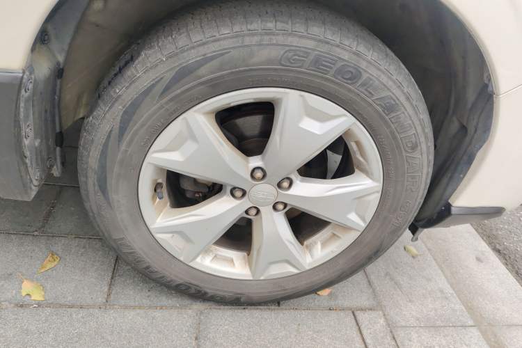 Used Subaru Forester 2014 2.0i Automatic Luxury Edition Right Front Wheel Hub