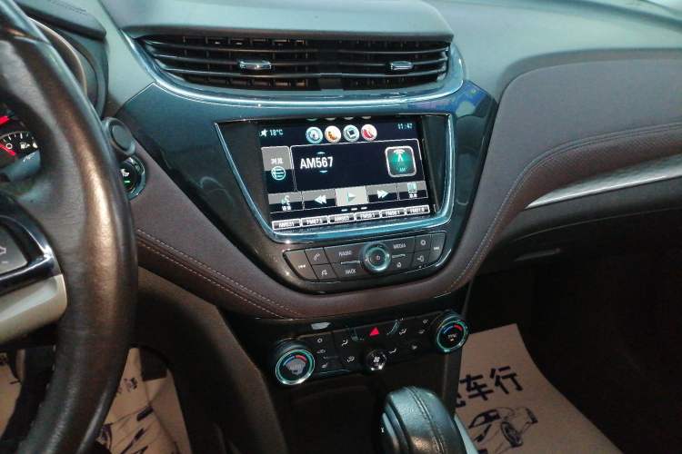 Used Chevrolet Malibu 2017 1.5T Automatic Flagship Edition Audio And AC Panel