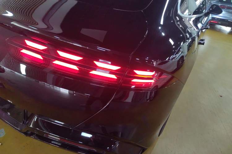 Used Denza Z9 2024 1100 km All-Wheel-Drive Ultra Version
