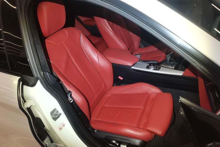 Used BMW 4 Series 2017 425i Gran Coupe Luxury M Sport Package Right Front Seat