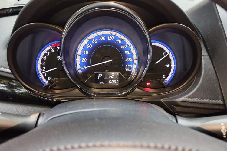 Used Toyota YARiS L Zhi Xuan 2016 Revised Version 1.5G CVT with Dynamic Sunroof
