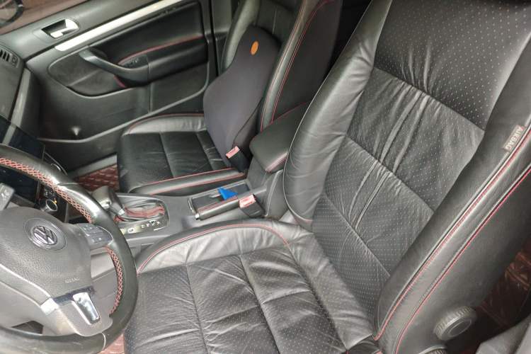 Used Volkswagen Sagitar 2010 1.8TSI Automatic Champion Edition Left Front Seat