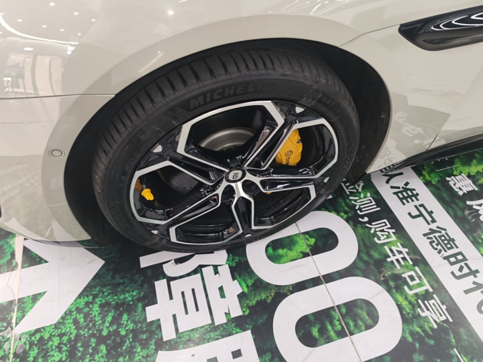 Xiaomi Auto SU7 2024 Rear-Drive Ultra-Long Range Advanced Pro-Level Intelligent Driving Version — снимка 10