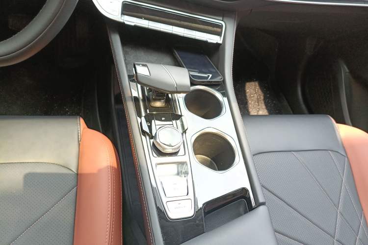 Used CHANGAN Eado 2023 Changan Edition PLUS Blue Whale NE 1.4T GDI DCT Prestige Version