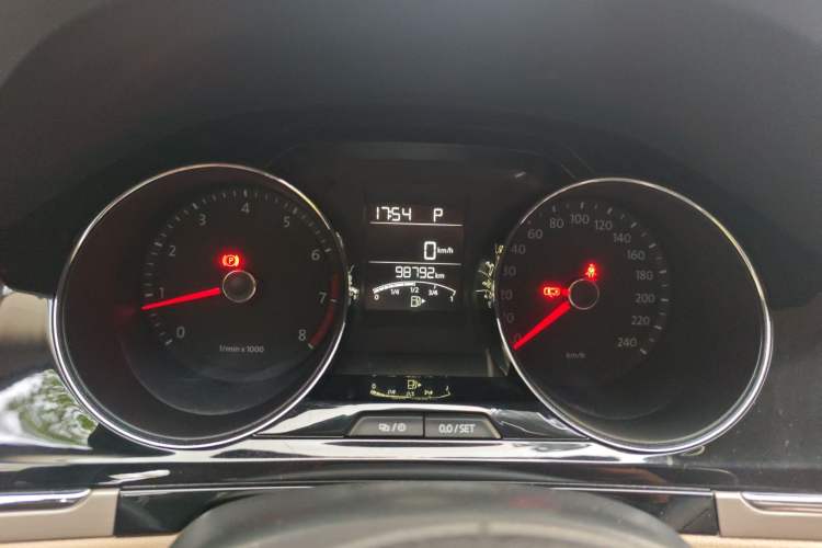 Used Volkswagen Bora 2014 1.6L Automatic Comfort Model Instrument Cluster