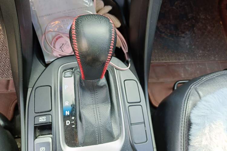 Used Hyundai Santa Fe 2013 2.4L Automatic Two-Wheel Drive Smart Version