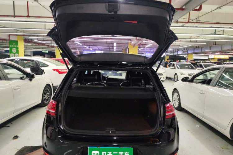 Used Volkswagen Golf 2016 1.4TSI Automatic R-Line Trunk