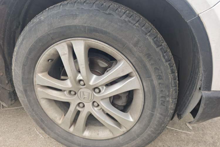 Used Honda CR-V 2010 2.4L automatic four-wheel drive luxury version Right Front Wheel Hub