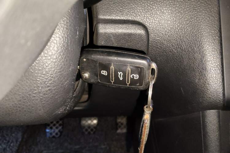 Used Volkswagen Polo 2013 1.4L Manual Comfort Edition Vehicle Key