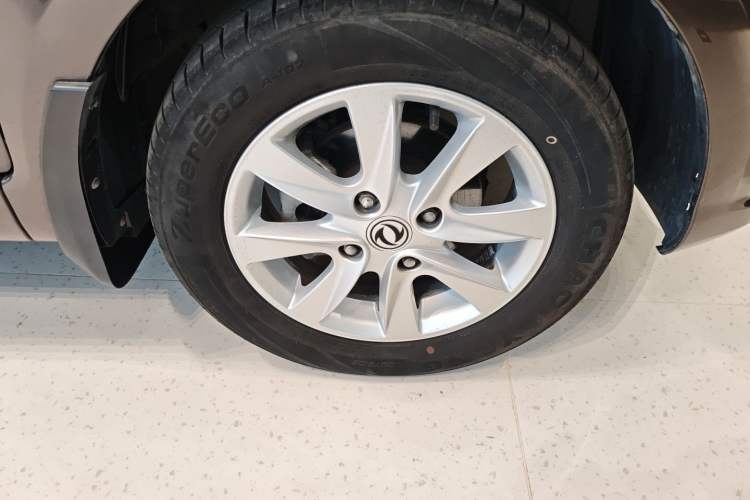 Used Dongfeng Fengon 330 2019 1.5L Manual Practical II China VI
