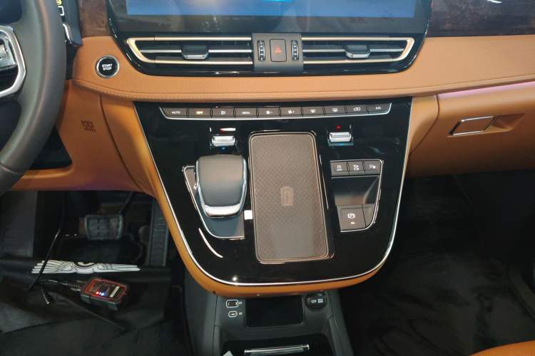 Used Hongqi HQ9 2023 2.0T Smart Connect Flagship Edition