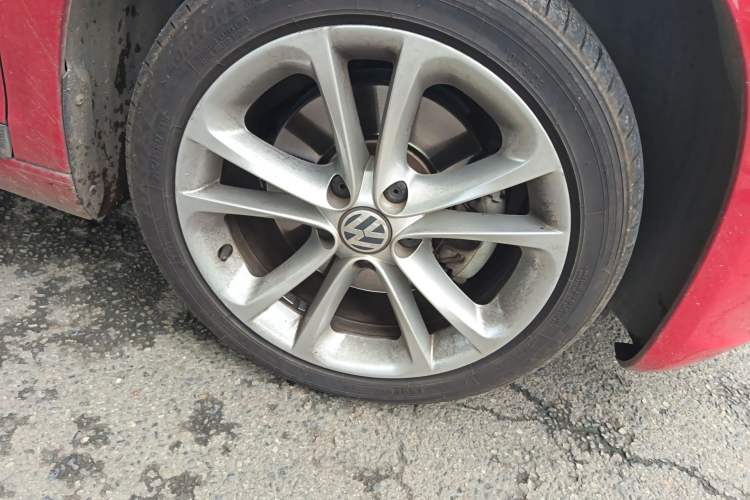 Used Volkswagen Scirocco 2011 2.0 TSI Luxury Edition Right Front Wheel Hub