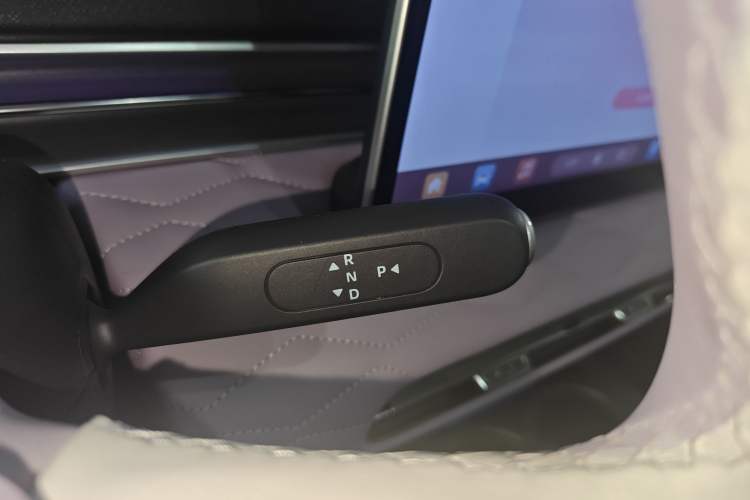 Used Dongfeng NAMMI 01 2024 New Edition 330 Plus Smart+