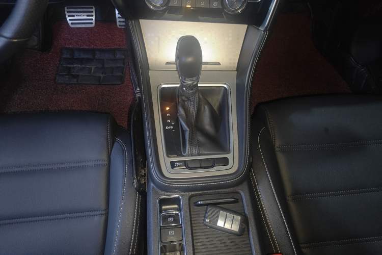 Used MG 6 2017 20T Automatic Luxury Smart Connect Version China V Standard Gear Lever