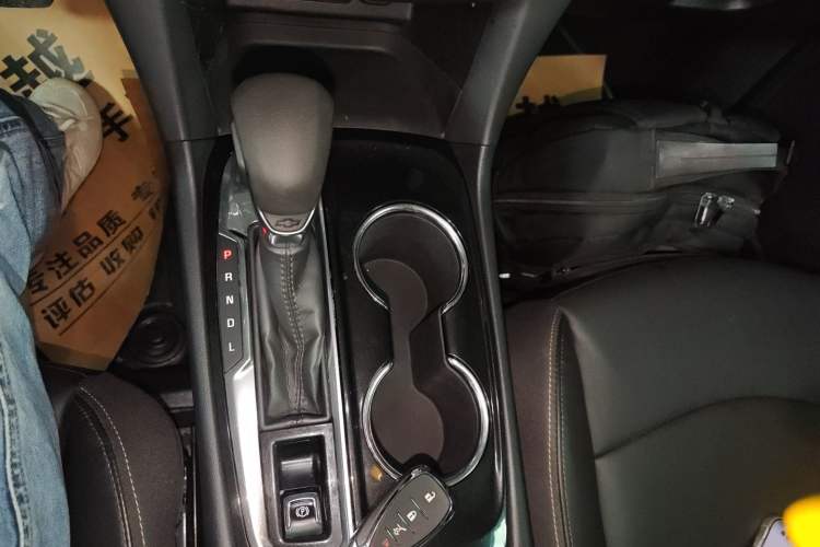 Used Chevrolet Equinox 2021 535T Yujie Edition Gear Lever