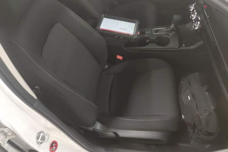 Used Honda Civic 2023 240TURBO CVT Dynamic Edition Right Front Seat