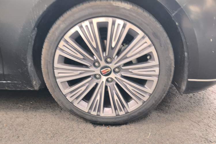 Used Hongqi H5 2022 Classic Model Facelift 1.8T Automatic Smart Connect Flagship Edition
