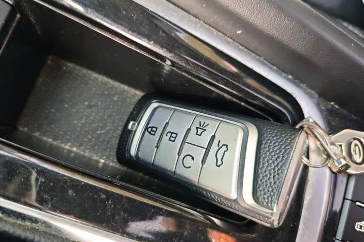 Used GAC Trumpchi GS8 2017 320T Two-Wheel Drive Luxury Smart Connectivity Version (7 Seats)