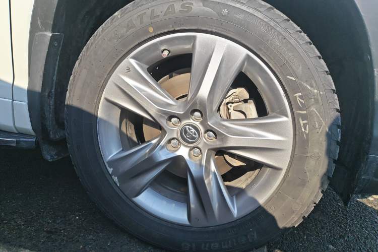 Used Toyota Highlander 2018 2.0T Four-Wheel Drive Luxury Edition 7 Seats China V Emission Standard
