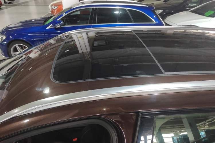 Used Volvo V90 2017 Cross Country T5 AWD Prestige Edition Roof