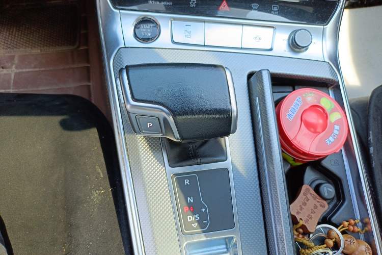 Used Audi A6L 2023 40 TFSI Luxury Dynamic Model Gear Lever