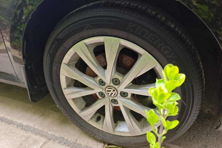 Used Volkswagen Lavida 2015 1.6L Manual Comfort Edition