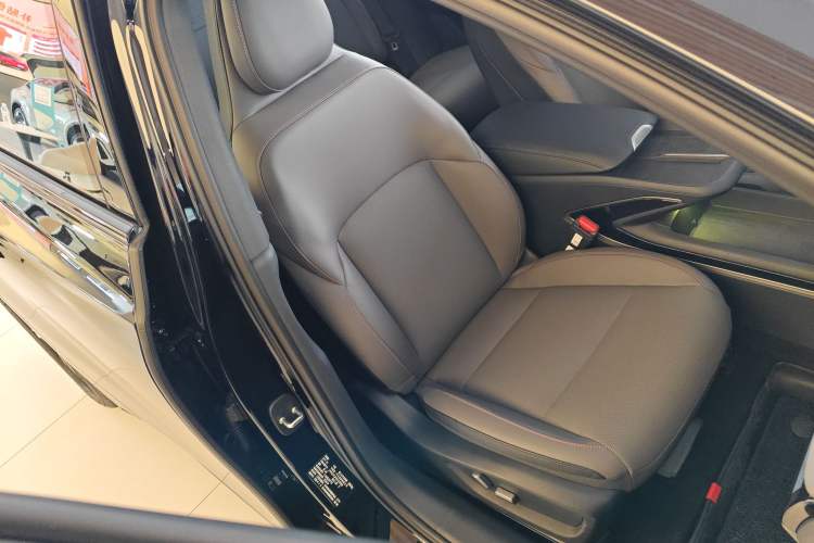 Used Hongqi EH7 2025 600 Smart Selection Edition