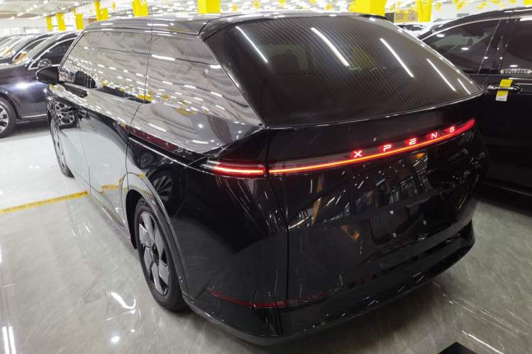 Used XPeng X9 2025 650 Long-Range Max Exterior 2