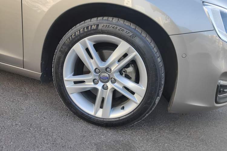 Used Volvo V60 2015 T5 Zhiya Edition