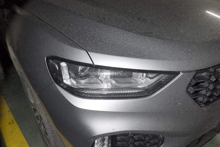 Used Wey VV5 2017 2.0T Ultra-Luxury Version Right Front Headlight