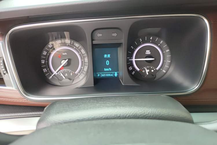 Used Buick GL8 2017 25S Prestige Version China V Standard Odometer Close Up