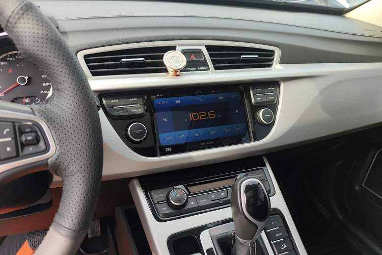 Used Geely Auto Emgrand X7 Sport 2016 1.8TD Automatic ZhiShang Model