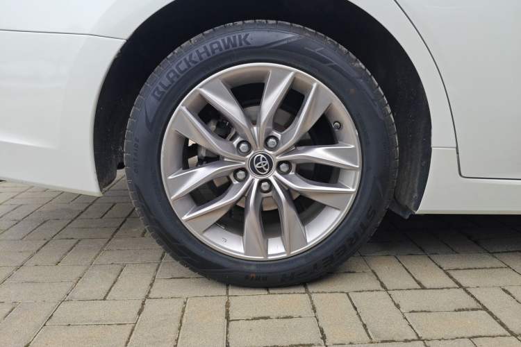 Used Toyota Avalon 2021 2.5L Luxury Edition Right Rear Wheel Hub