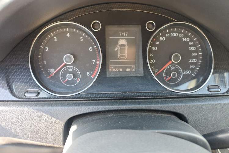 Used Volkswagen Magotan 2012 Revised 1.8TSI Luxury Version Odometer Close Up