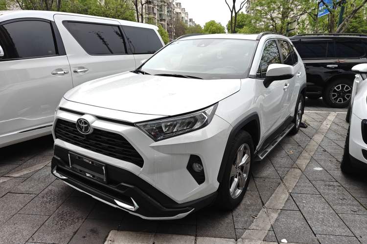 Used Toyota RAV4 2022 2.0L CVT Two-Wheel Drive Fashion Edition