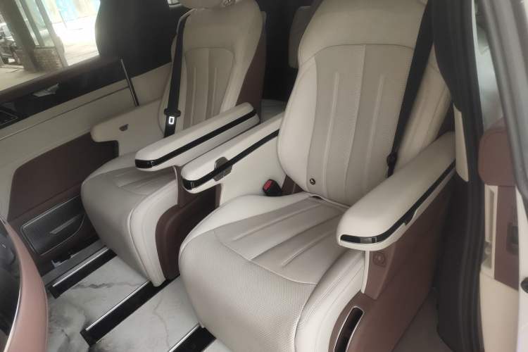 Used BYD Xia 2025 DM-i 1.5T 180km Excellence Model Left Rear Seat