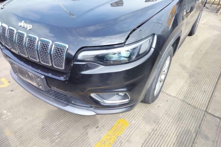 Used Jeep Cherokee 2019 2.0T Two-Wheel Drive Smart Enjoyment Version China V