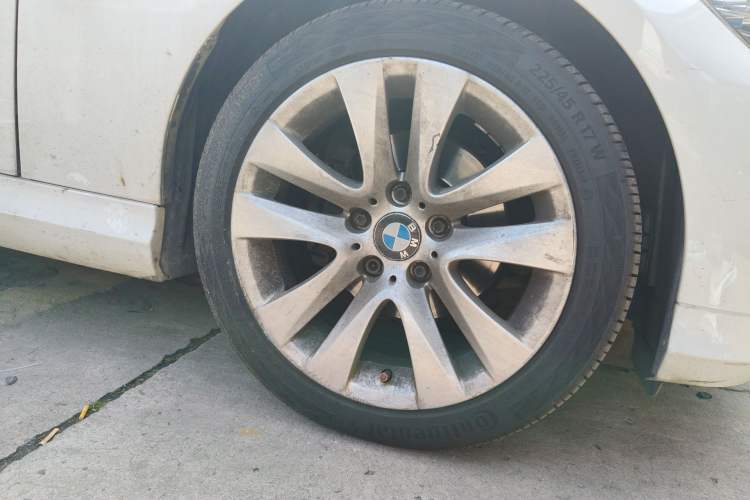 Used BMW 3 Series 2010 320i Luxury Model Right Front Wheel Hub