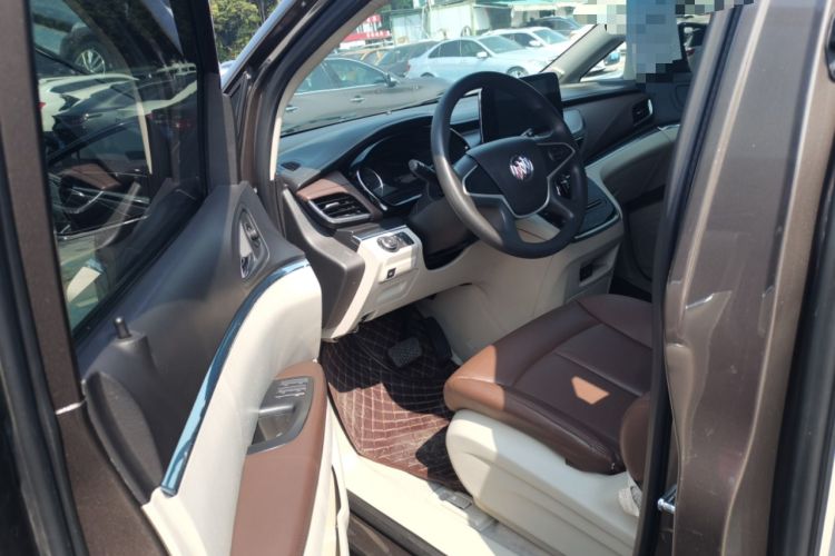 Used Buick GL8 2022 Land Cruiser Executive Class 652T Comfort Model
