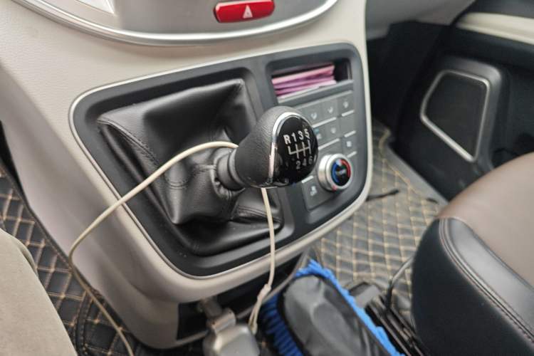 Used JAC Refine M4 2020 2.0 CTI Diesel Manual Jingrui Model China VI Standard Gear Lever