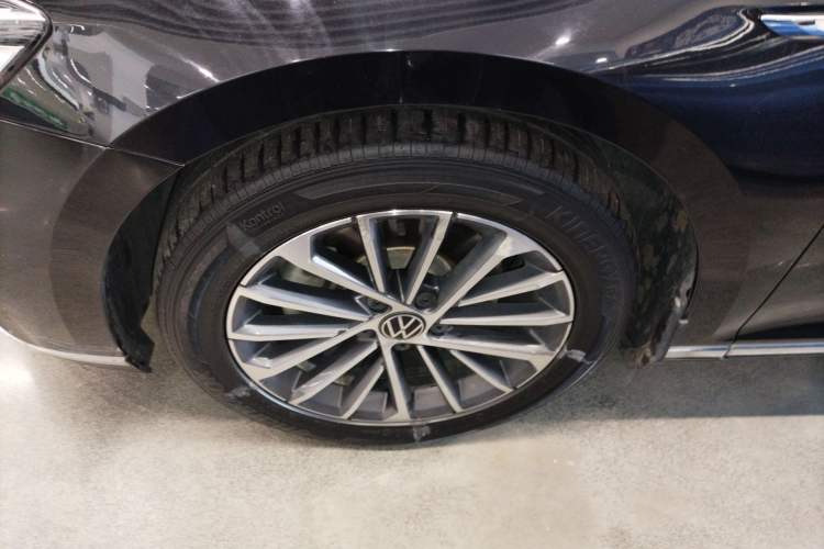 Used Volkswagen Magotan 2020 330TSI DSG Luxury Edition Left Front Wheel Hub