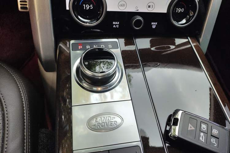 Used Land Rover Range 2020 3.0 L6 Long-Wheelbase Legacy Gear Lever