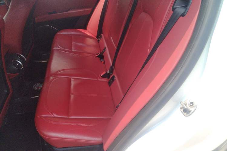 Used Alfa Romeo Stelvio 2017 2.0T 200HP Luxury Edition Left Rear Seat