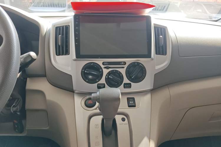 Used Nissan NV200 2016 Revised Version 1.6L CVT Luxury Edition