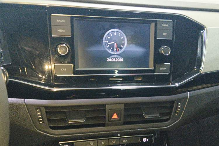 Used Volkswagen Tayron 2019 330TSI Two-Wheel Drive Luxury Model China VI Standard Audio And AC Panel